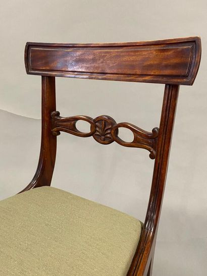Mobilier de salle à manger comprenant une...