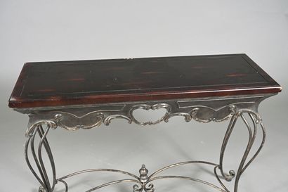 Console en tôle laquée et plateau bois, piètement...