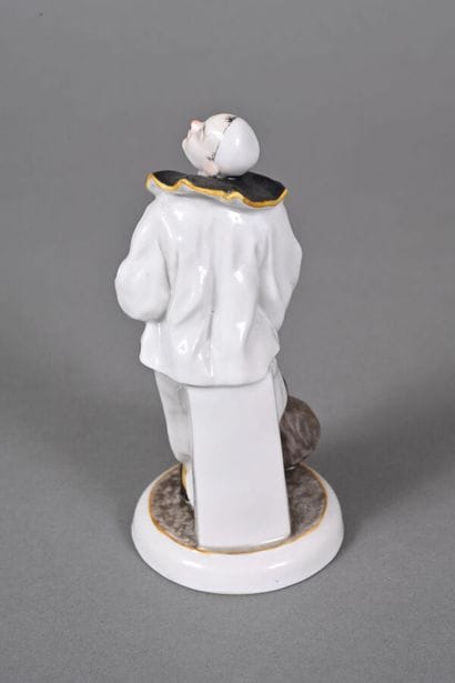 VOLKSTEDT
Figurine en porcelaine polychrome...
