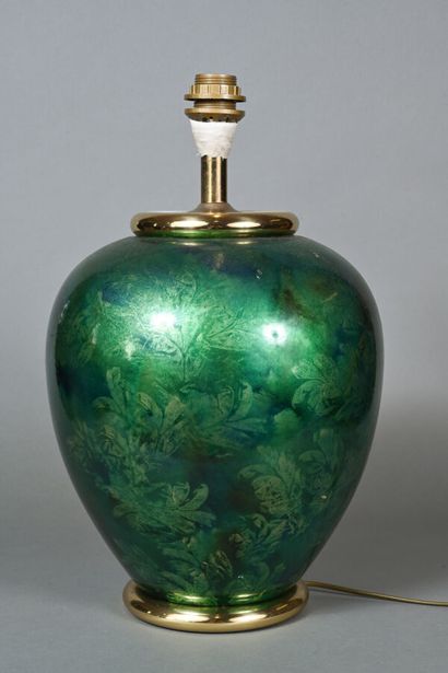 Lampe à poser en laiton et cuivre émaillé...