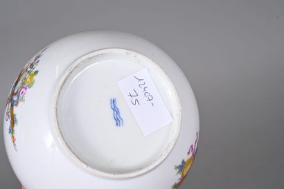 COPENHAGUE
Bol rond en porcelaine à décor...
