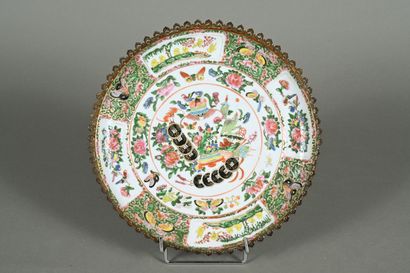 Chine, Canton, fin du XIXe siècle
Assiette...