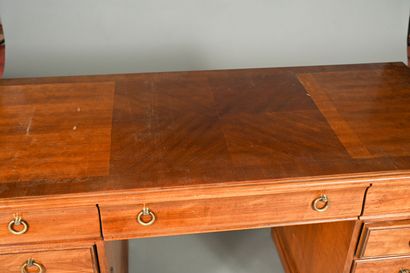 Bureau plat en bois de placage ouvrant par...