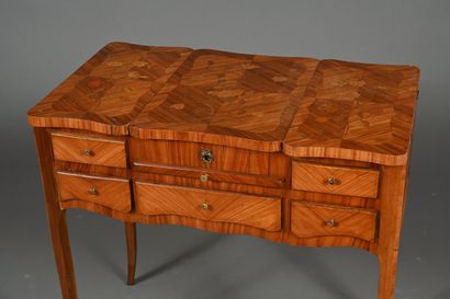Coiffeuse ou table de toilette en bois de...