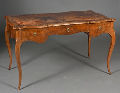Bureau plat en bois à plateau chantourné...