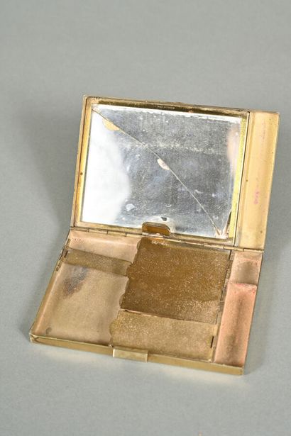 Poudrier rectangulaire en laiton à décor...