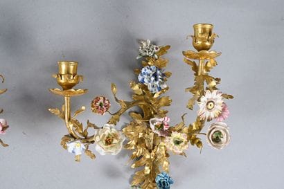 Paire d'appliques dans le style Louis XV...