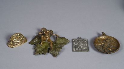 Deux sujets érotiques en bronze patiné ou...