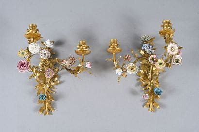 Paire d'appliques dans le style Louis XV...