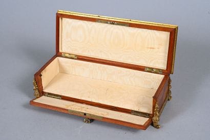 Coffret à gants en placage de bois de rose...