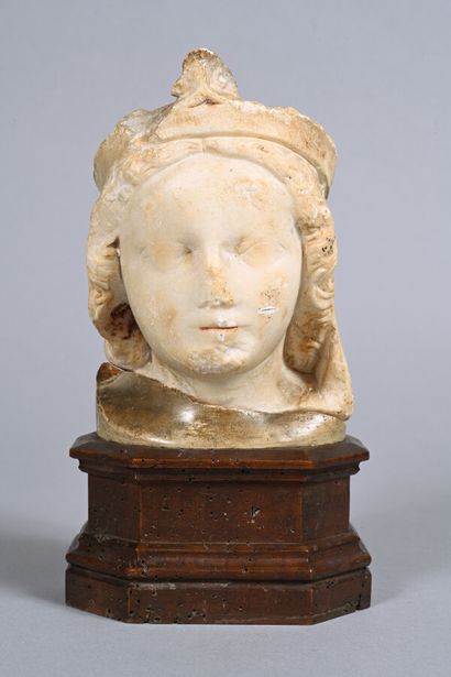 Tête de Vierge couronnée en marbre sculpté,...