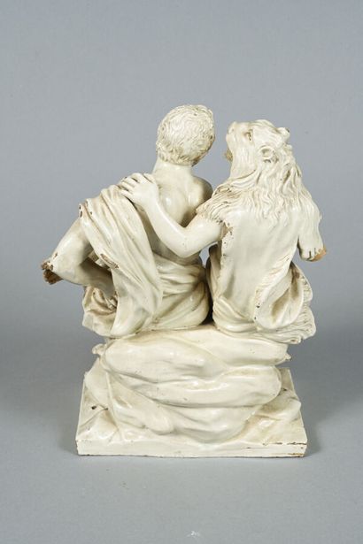 Céramique (terre émaillée en blanc) figurant...