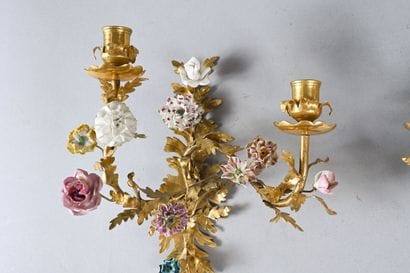 Paire d'appliques dans le style Louis XV...