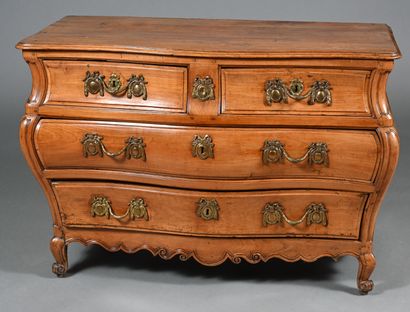 Commode tombeau en merisier mouluré, ouvre...
