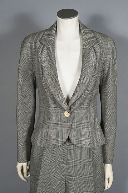 CHRISTIAN DIOR Boutique. Tailleur Prince...