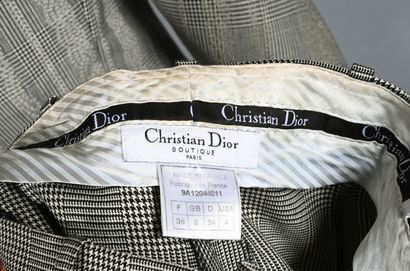 CHRISTIAN DIOR Boutique. Tailleur Prince...