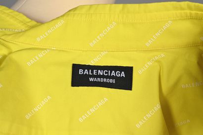 BALENCIAGA Wardrobe.
Chemise homme en coton...