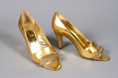 RENE CAOVILLA. Paire d'escarpins en cuir...