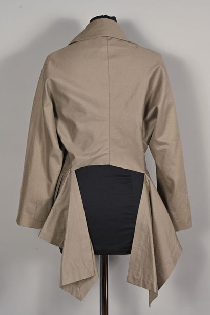 Y's par Yohji Yamamoto.
Veste en gabardine...