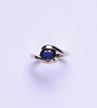 Bague croisée en argent (925/oo) lisse, centrée...