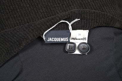 JACQUEMUS.
Mini jupe portefeuille en coton...
