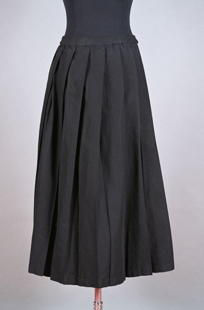 COMME DES GARCONS COMME DES GARCONS. Jupe...