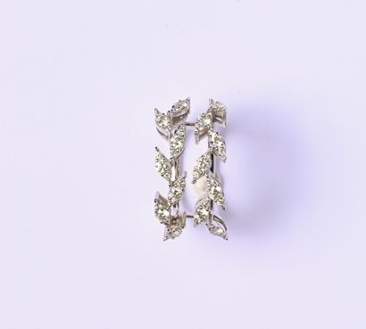 Bague en or gris 18K (750/o) formant deux...