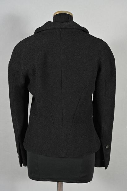 CHANEL, Paris. Veste en lainage bouclette...
