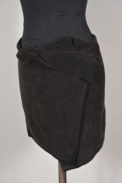 JACQUEMUS.
Mini jupe portefeuille en coton...