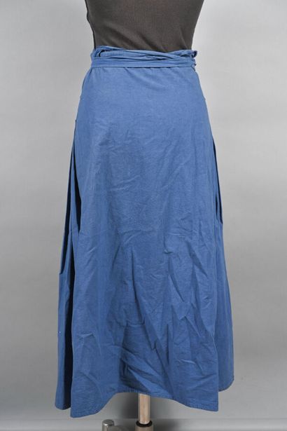 DANIELA GREGIS. 
Jupe longue en coton bleu...