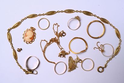 Lot de débris d'or 18K (750/oo) divers comprenant...