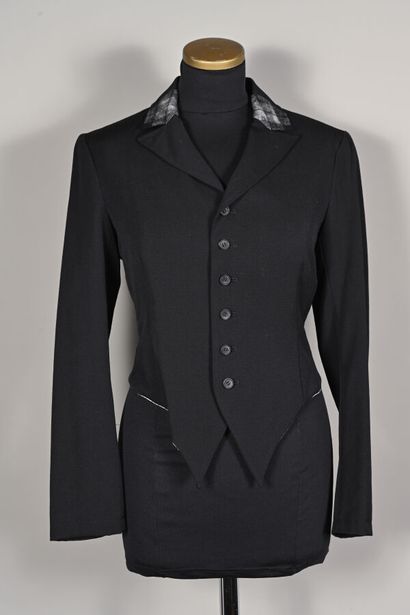 YOHJI YAMAMOTO.
Spencer façon gilet en gabardine...
