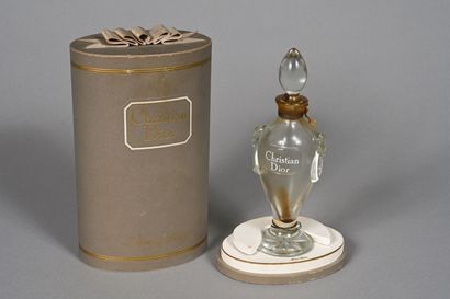 CHRISTIAN DIOR. Flacon Miss Dior figurant...