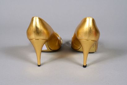 RENE CAOVILLA. Paire d'escarpins en cuir...