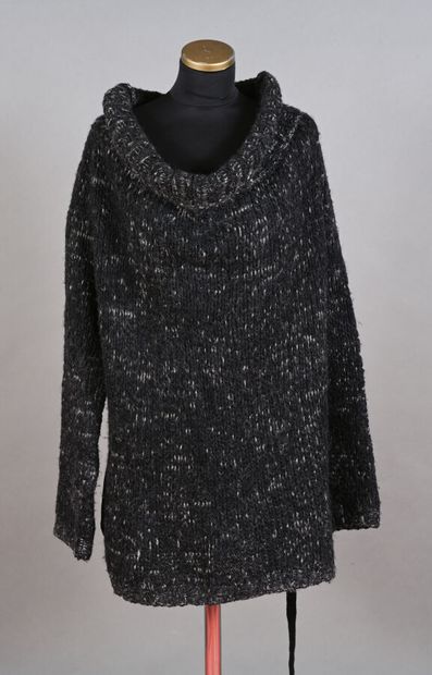 ANN DEMEULEMEESTER. Pull tunique en maille...