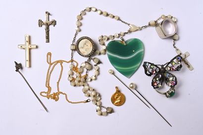 Lot de bijoux Fantaisie divers en argent...