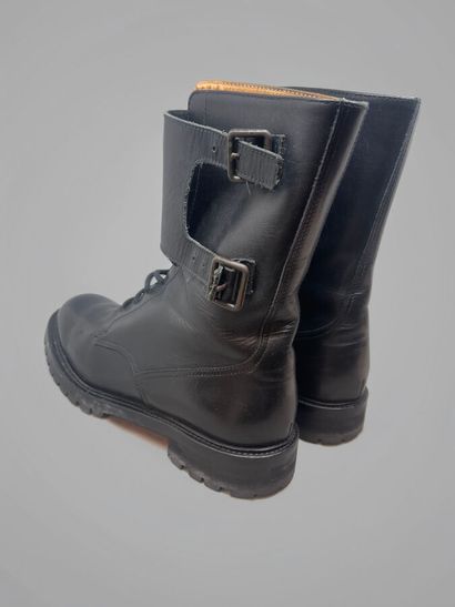 CHURCH'S.
Paire de bottines en cuir noir...