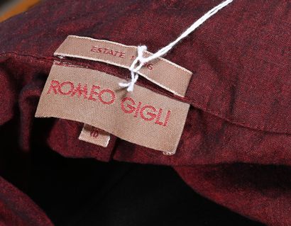 ROMEO GIGLI. Veste courte en lin lie de vin,...