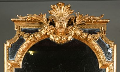Miroir de cheminée en bois et stuc doré,...