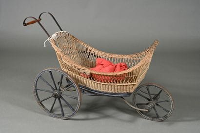 Petit landau tricycle à rayons en bois, fer...