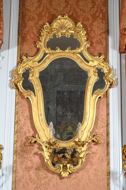 Paire de miroirs à parecloses dans le style...