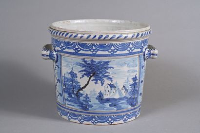 NEVERS,
Grand pot à oranger en faïence de...