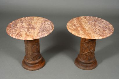 Deux tables basses à piètement en chêne,...