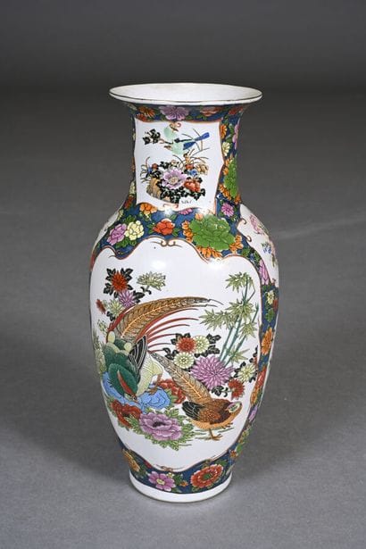 Chine moderne
Vase balustre en porcelaine,...