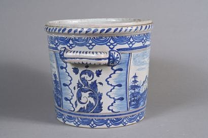 NEVERS,
Grand pot à oranger en faïence de...