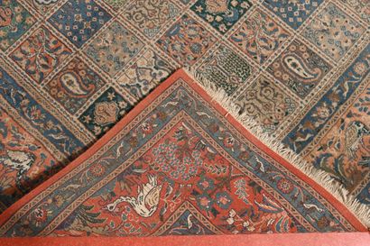 Tapis Iran, possiblement Nadjafabad 
Chaîne...