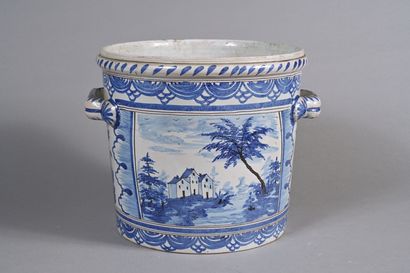 NEVERS,
Grand pot à oranger en faïence de...