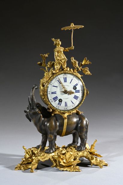 Pendule à l'éléphant, la trompe en l'air,...