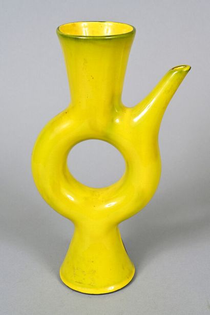 Roger CAPRON (1922-2006)
Yellow enamelled...