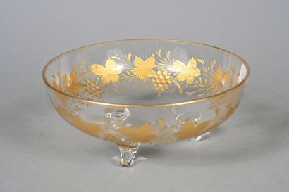 Coupe en verre à décor or avec raisins en...